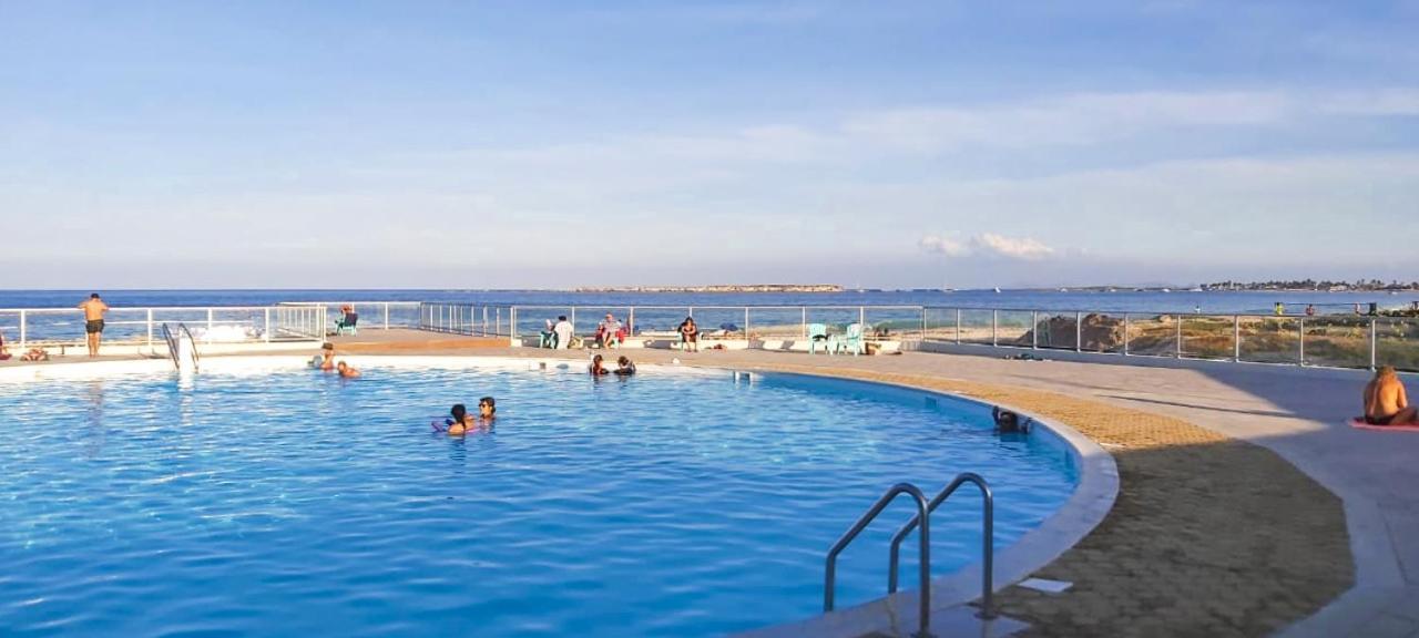شقة Front Line Unit 520 Ft2 - 48 M2, On Second Floor, Stunning Ocean View كول دي ساك المظهر الخارجي الصورة